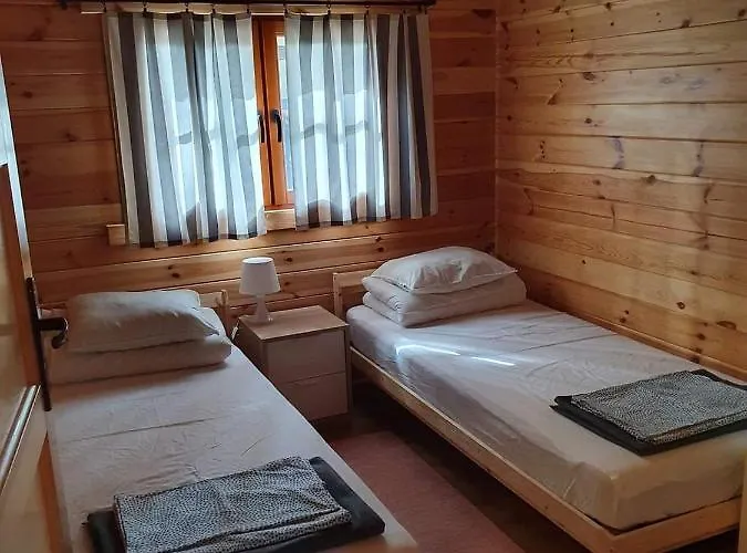 Lesniczowka-wdzydze Pe El * 韦茨泽基斯韦斯基